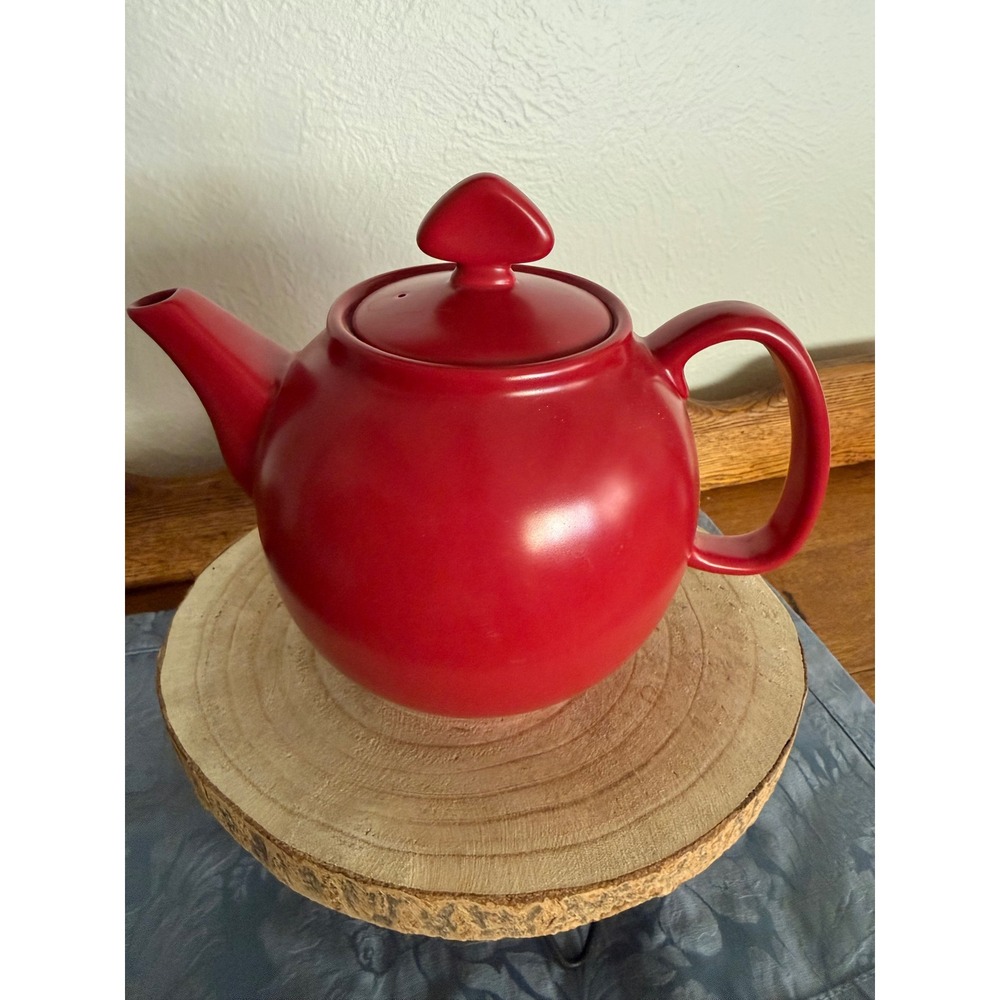 Chantal Red Matte Ceramic Teapot 1.5 Qt with Infuser 92-TP13/I Heart Lid 2003